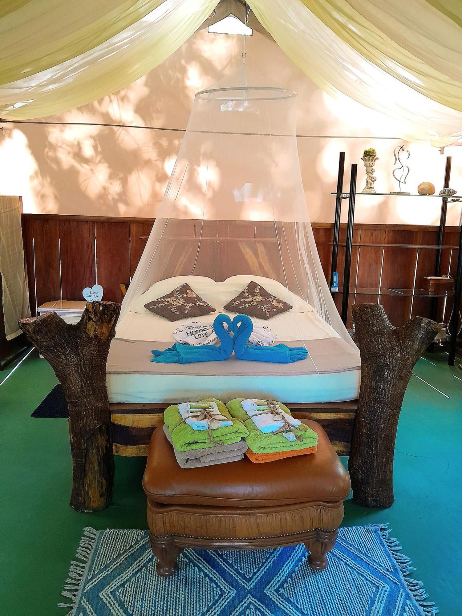 Fully Furnished Family Jungle Tent, Latino Glamping Paquera Kültér fotó